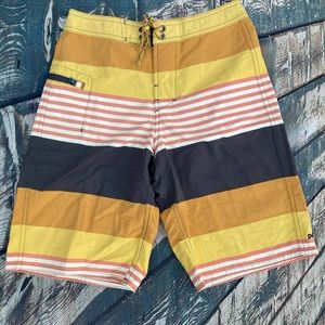 💙 Patagonia Boy’s wavefarer Boardshorts